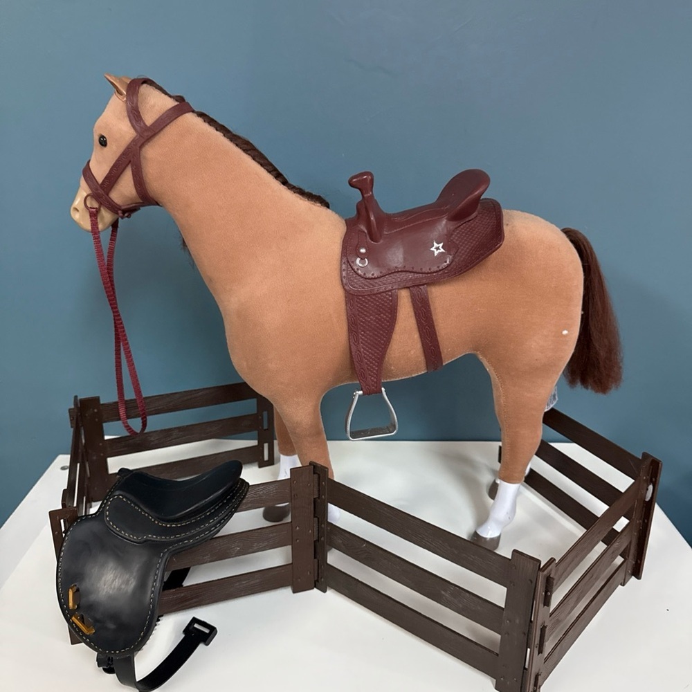 American Girl 18” chestnut Horse retired 2018 Saddle(x2) bridle and fence panels - Picture 4 of 16